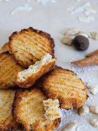 Macarons Au Coco Antillais Je Cuisine Creole Recette En 2020 Macaron Coco Cuisine Creole Cuisine Antillaise