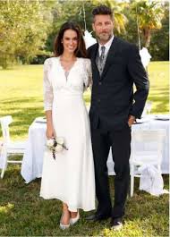 Jetzt kannst du mit dem light in the box gutschein 15€ rabatt bei light in the box sparen! Stilvolles Hochzeitskleid Mit Spitzencorsage Und Lagenrock Wollweiss Hochzeitskleid Kleider Brautjungfernkleid