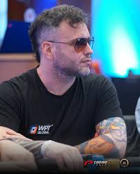 ✨ Finanzas personales en tiempos de incertidumbre 📊 7 pasos para ganar  estabilidad en 2025 by @santiagoescobart Leé más en la web 🔗