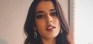 Kim Congdon's Instagram, Twitter & Facebook