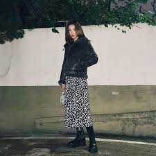 What K Pop Idols Are Wearing In Fall Winter 2019 Fashion Korean Fashion Trends Korean Fashion