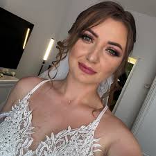 Nu că ne lăudam, dar avem cei mai tari ascultători. 😉❤️ Completează și tu  propoziția așa cum vrei! #ZUfun 🎧 radiozu.ro/live