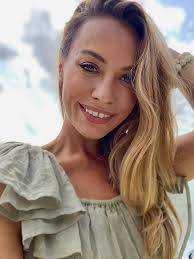 Taryn Lee's Instagram, Twitter & Facebook