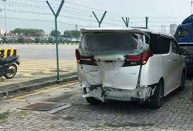 Orang beli nak buat spare part jer. Realiti Kereta Recond Satu Hari Di Port Klang Tengok Kami Jumpa Apa Mekanika