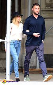 Jennifer lawrence biography, husband, boyfriend, relationship, and net worth there are many facts about jennifer lawrence beauty , health, diet, movies and fitness etc.jennifer lawrence said, i never believed that i would not be prosperous. Jennifer Lawrence And The Love Journey With Her Husband Cooke Maroney Toptenfamous Co