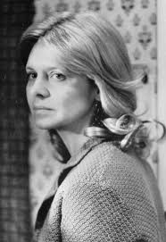 Melinda Dillon's Instagram, Twitter & Facebook