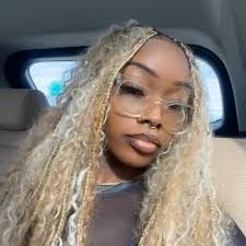 The Queen Bee has never been afraid to switch it up 🐝 How would you rate  Lil' Kim's transformation over the years? #lilkim #rrg