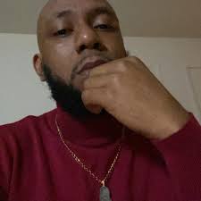 Steph Curry has been heated at the refs these past few games 😬 Do you  think he gets less calls compared to the likes of LeBron, Kevin Durant, and  Giannis? PSA: Rep