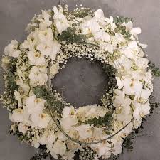 Trauerfloristik Kranz Gesteck Grabschmuck Blumendekoration Trauerfloristik Friedhofs Blumen Trauerkranz