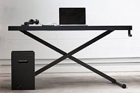 Elegant Adjustable Desk From Herman Miller Adjustable Desk Adjustable Height Desk Minimalist Desk