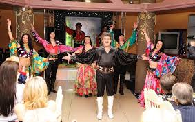 сценарий на юбилей 50 лет мужчине с конкурсами дома Otmechaem Yubilej Na 50 Let U Muzhchiny Prikolnyj Scenarij S Konkursami Besplatnye Onlajn Otkrytki Priglasheniya Idei Organizaciya Prazdnikov