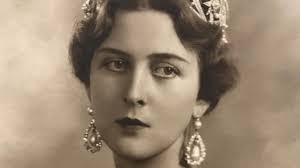 Cecile Prince's Instagram, Twitter & Facebook