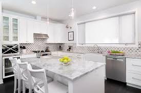 Also perfect for shower surrounds, this quartz slab is perfect for many design features both in the kitchen and bathroom. Super White Quartzite Everything You Need To Know