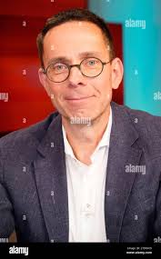 Wolfgang Weber in der ARD-Talkshow hart aber fair im Studio Adlershof.  Berlin, 27.11.2023 *** Wolfgang Weber