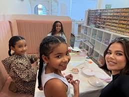 Khloé Kardashian-ը նոր լուսանկար է...