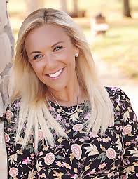 Nicole Wall's Instagram, Twitter & Facebook