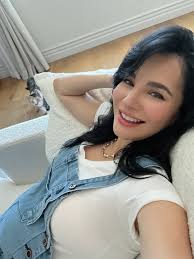 Martha Higareda será mamá por partida doble a sus 42 años! 👶👶❤ La actriz  mexicana Martha Higareda y su esposo Lewis Howes compartieron la  emocionante noticia de que esperan dos bebés para