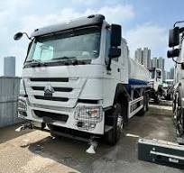 Sinotruk Howo 6X4 20m³ Green Spray Truck for Construction Site Dust Suppression, Multi-Functional Sanitation Vehicle