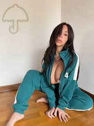 Hot Alexis Mucci Twitter Updates - Receive Your Regular Dose of Mature Pleasure