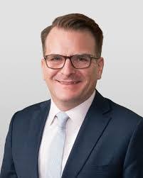 Michael Erde's Instagram, Twitter & Facebook