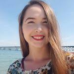 Anne Losee's Instagram, Twitter & Facebook