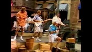 Here's something to help you take advantage of all this good summer weather while it lasts. The Beach Boys Hot Fun In The Summertime Hq Music Video Youtube