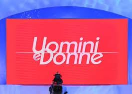 La tronista di uomini e donne ha sbaragliato tutti con la sua allegria, pochi però conoscono i retroscena della sua vita fuori dal programma. Uomini E Donne Chi E La Nuova Tronista Samantha Affaritaliani It