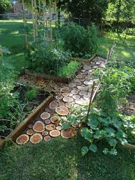 Für den mittleren platzbedarf eignen sich gartenhäuser mit einer tür : Gartendeko Basteln Naturmaterialien 35 Beispiele Wie Sie Den Garten Aufpeppen