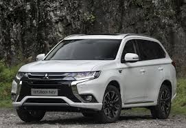 Mitsubishi Outlander Phev Uk Spec 2015 Outlander Phev Mitsubishi Outlander Outlander Review