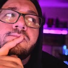 Daniel Borthwick's Instagram, Twitter & Facebook