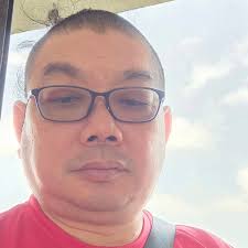 今日癸卯年四月廿四日与俺大公子一同享用印度香蕉叶饭。。。。。 Today having Banana leaf rice with my prince  ..... "Common sense is just like deodorant. The person who need it likely  never use it.”