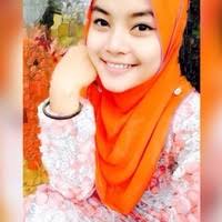 Pakaian orang melayu yang paling popular dikenali oleh semua ialah baju kurung untuk yang wanita dan baju melayu untuk yang jejaka. Pdf Evolusi Dan Tipologi Pakaian Wanita Melayu Di Semenanjung Malaysia Norsyahbany Mansor Academia Edu