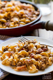 This Delicious Bacon Cheeseburger Pasta Combines Elbow Macaroni Ground Beef And Bacon Along With Cheddar Ground Beef Recipes Beef Recipes Winter Pasta Dishes
