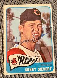 Autograph signing fee for baseball player