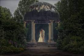 Charming Wedding At Green Bay Botanical Garden Botanical Gardens Wedding Enchanted Garden Wedding Botanical Gardens