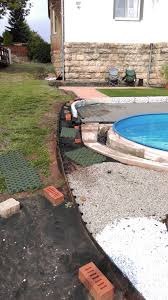 Carrara Kies Und Palmen Am Pool Die Treppe Ins Poolhaus War Fertig Ebenso Bereits Ein Grosser Teil Des Neu Angelegten Rasens Es Ging Pool Pool Haus Poolhaus