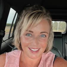 Chrisley Knows Best! Indeed they do! They ate with us after meeting up with  Nick yesterday what amazing down to earth people! What a pleasure! @Todd  Chrisley Julie Chrisley Savannah Chrisley .