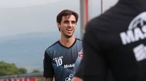 Bryan ruiz se vrátil do ld alajuelense. Asi Fue La Llegada De Bryan Ruiz Al Alajuelense Repretel