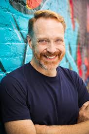 Should the Northern Exposure podcast have an independent host to manage  discussions?