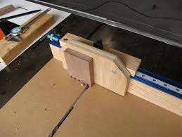 Adjustable Crosscut Sled Box Joint Jig Woodworking Woodworking Jigs Box Joint Jig