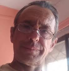 Estimad@s compatriotas, agradezco la oportunidad de integrarme a esta  enorme comunidad. Mi nombre es Alejandro Alvarez y soy integrante del Staff  de Entrenadores de la Federación Uruguaya de Basketball (FUBB). Desde el