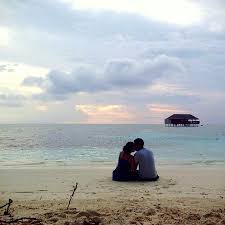 Kalian pasti tidak aneh dengan fenomena ini mengingat indonesia adalah salah satu negara kepulauan terbesar di dunia. Pemandangan Dari Tepi Pantai Ke Honey Moon Suite Perlu Pakai Perahu Kesana Picture Of Medhufushi Island Resort Tripadvisor