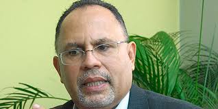 Se va de la CREE el comisionado Gerardo Salgado