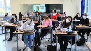 Sechs schulen in hessen wegen corona kurzzeitig geschlossen : Schulen Bleiben Geschlossen Aber Wie Lange Deutschland Dw 04 01 2021