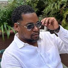 Eugene Bustos's Instagram, Twitter & Facebook