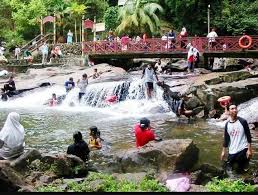 Di dekat air terjun ini ada hamparan rumput lebat yang bisa jarak air terjun tumpak sewu dari lumajang sekitar 55 km ke arah barat. Koleksi Viral Air Terjun Kota Tinggi Sedang Buat Facebook