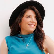 A violinist played for 45 minutes in the New York subway. A handful of  people stopped, a couple clapped, and the violinist raised about $30 in  tips. No one knew this, but