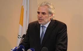 Πρόκειται για τον πρώην επίτροπο της εε για την ανθρωπιστική . Eyrwpaios Syntonisths Gia Ton Empola O Epitropos Xrhstos Stylianidhs Ta Nea