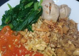 Sebab ayam dibalut dengan kulit pangsit. Resep Mie Ayam Kw Indomie Enak Dan Antiribet Resepi Lezat