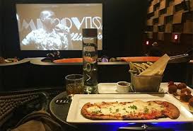 As hulu and netflix make it easier than ever to watch movies at home, nyc's theaters are countering with upscale food and cocktails, balcony and lounge seating, and creative programming in charming, distinctive spaces. Dine In Nyc Movie Theaters For Family Brunch Or A Night Out Mommypoppins Things To Do In New York City With Kids